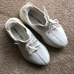 Used yeezy boost 350 v2 in Cream colorway